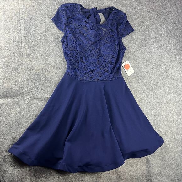 B. Smart Navy Blue‎ Floral Lace Cap Sleeve Fit & Flare Dress Juniors Sz 5 NWT - Picture 1 of 5